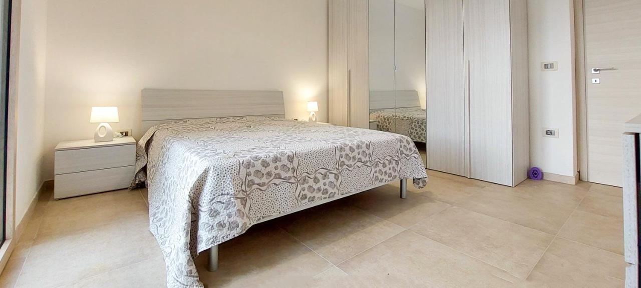 Appartamento Brigida Bilocale 2 Posti Vicino Al Centro San Teodoro  Buitenkant foto